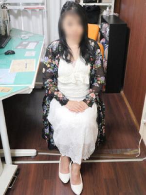 秋山（52歳） 誘惑マル秘ミセス