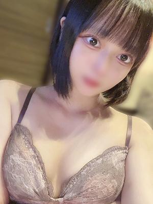 奈留（なる）（20歳） 人妻の蜜 西船橋店