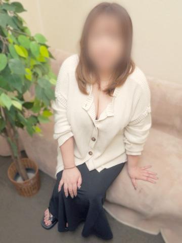 もな（45歳） かわいい熟女&おいしい人妻　町田店