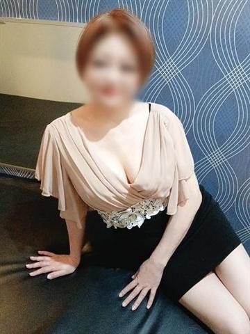 まなみ（50歳） 華椿R40+