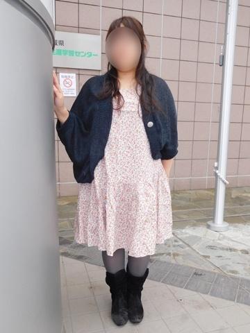 片岡結菜（39歳） 派遣妻